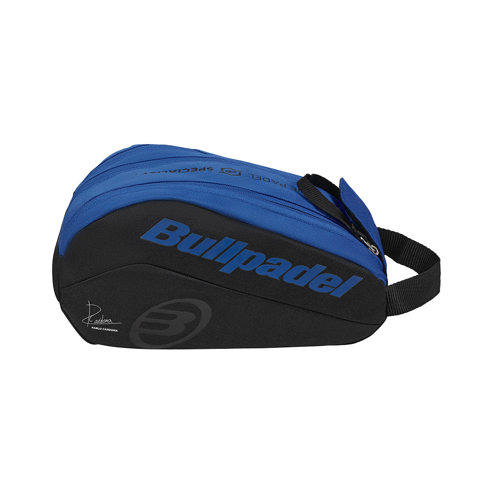 Blauwe padeltashouder Bullpadel met opdruk Pablo Cardona model
