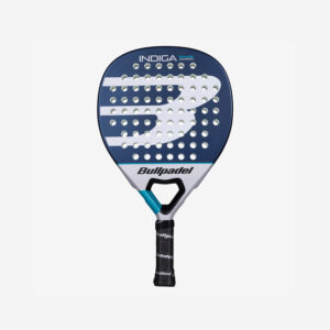Paarse padelracket met zwarte grip en ventilatieopeningen